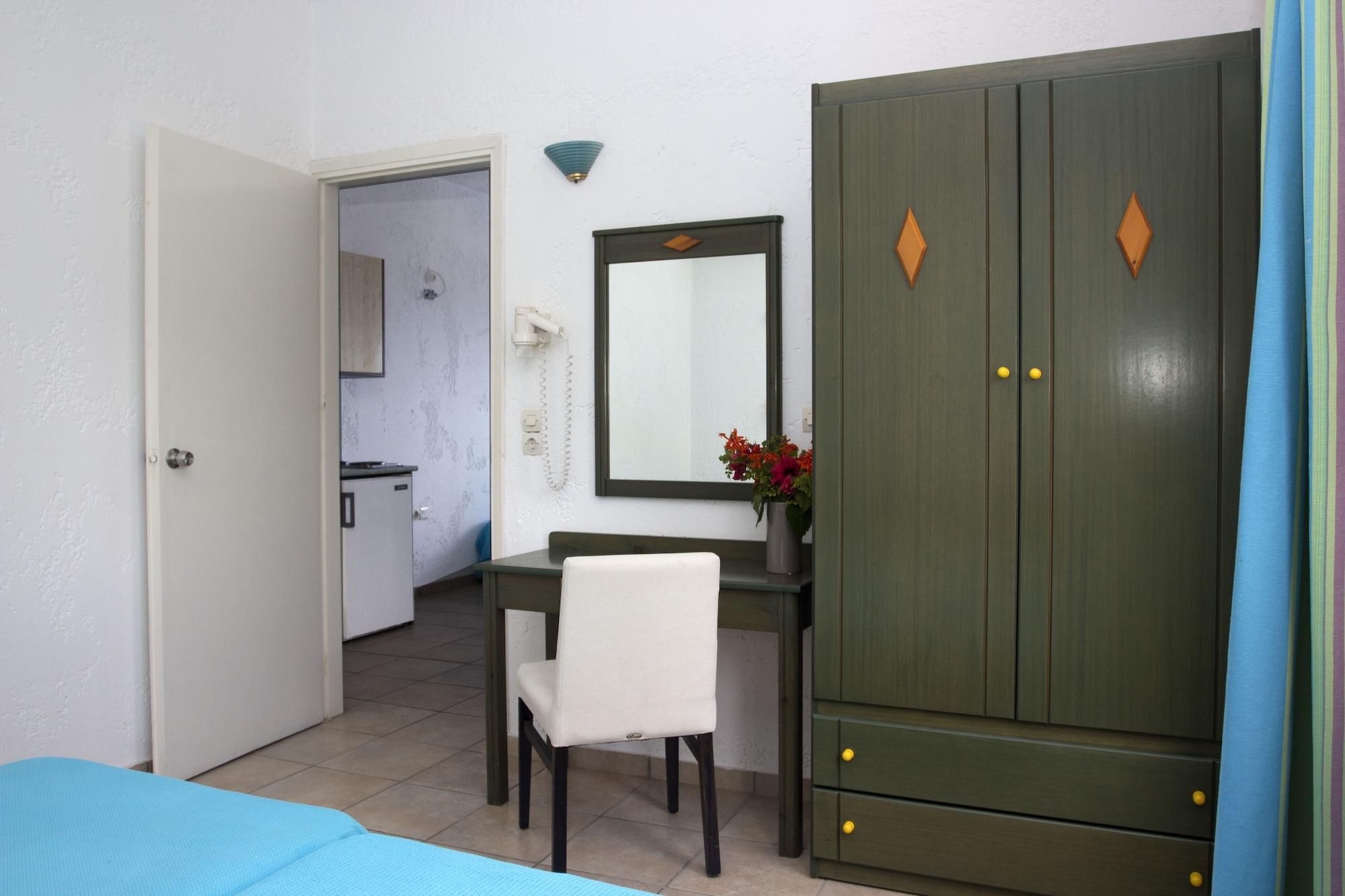Romantica Hotel Apartments แอร์ซอนิสซอส ภายนอก รูปภาพ