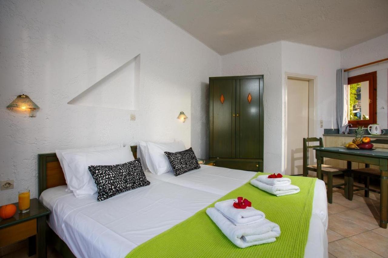 Romantica Hotel Apartments แอร์ซอนิสซอส ภายนอก รูปภาพ